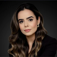 Endocrinologista especialista em lipedema. Médica da Luana Santinni